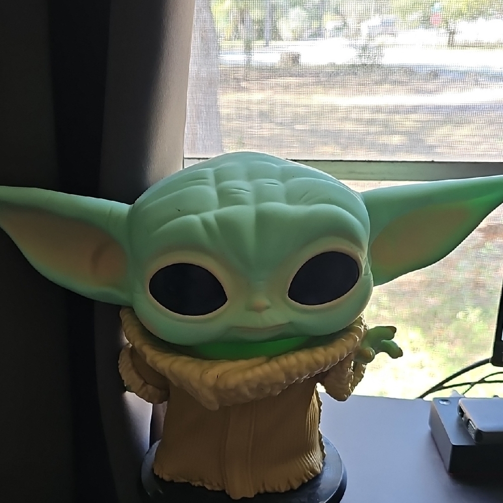 This is a Star Wars: The Mandalorian - The Child #369 10" Large Pop! Vinyl Grogu